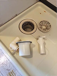 洗濯機置き場のトラップ　防臭パイプ